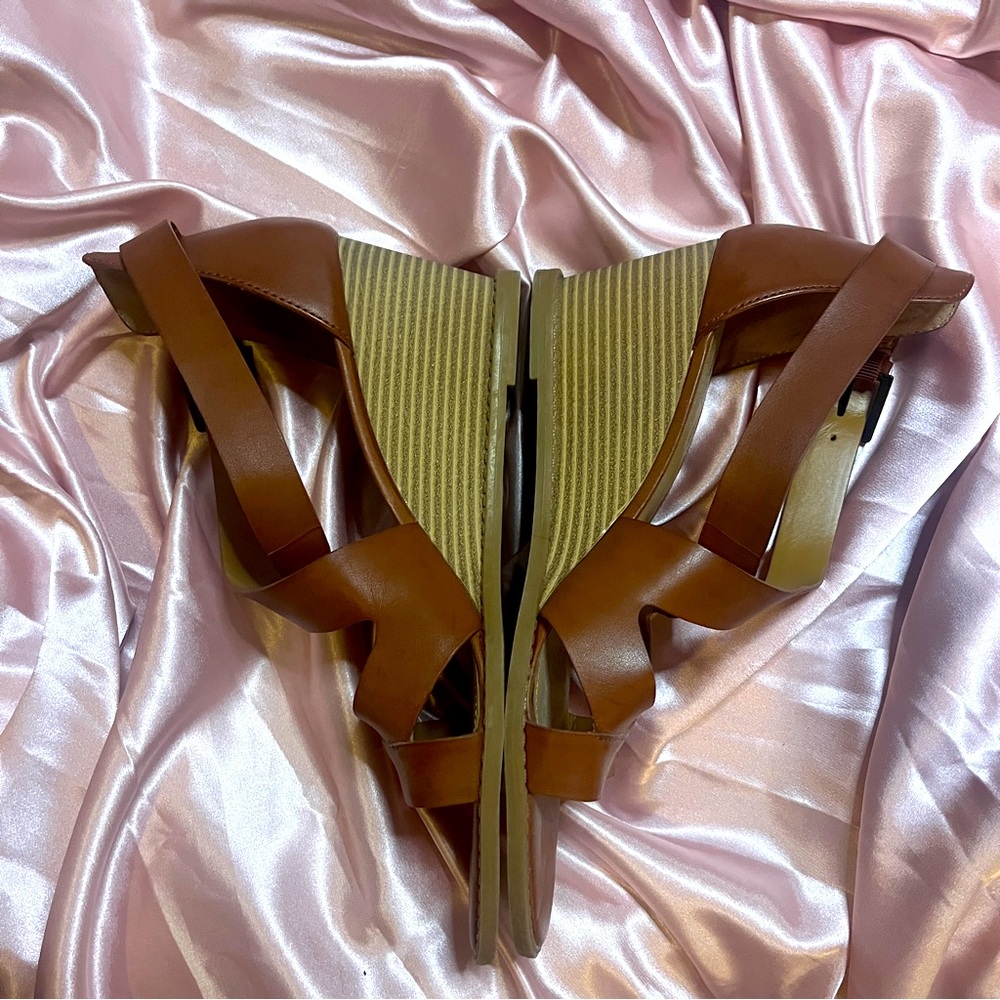 G.H. BASS & CO Brown Leather Wedge Sandals excellent condition size 10M